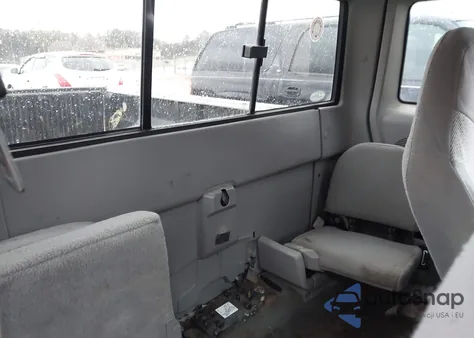 2000 Mazda B4000 Se/Tl z USA, uszkodzony, nr VIN 4F4ZR17X3YTM12386